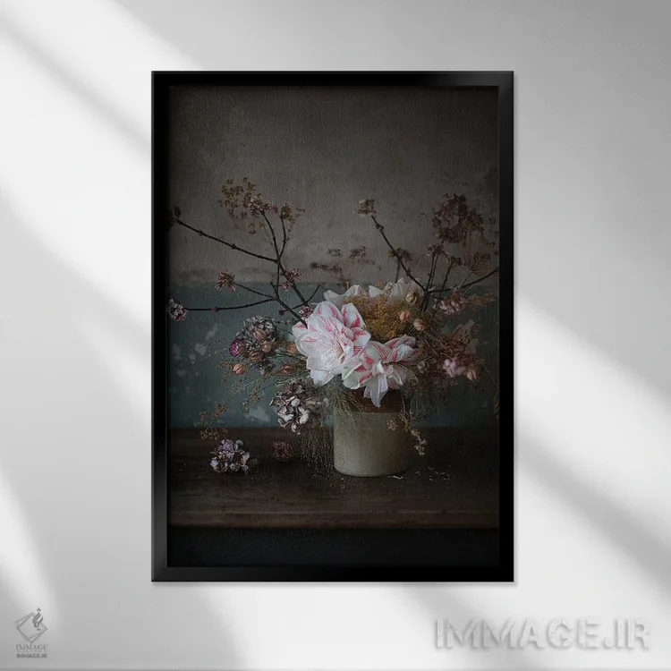 تابلو دکوراتیو آمارلیس "نیمف" اثر کورنلیا وبر - نمای قابدار مشکی