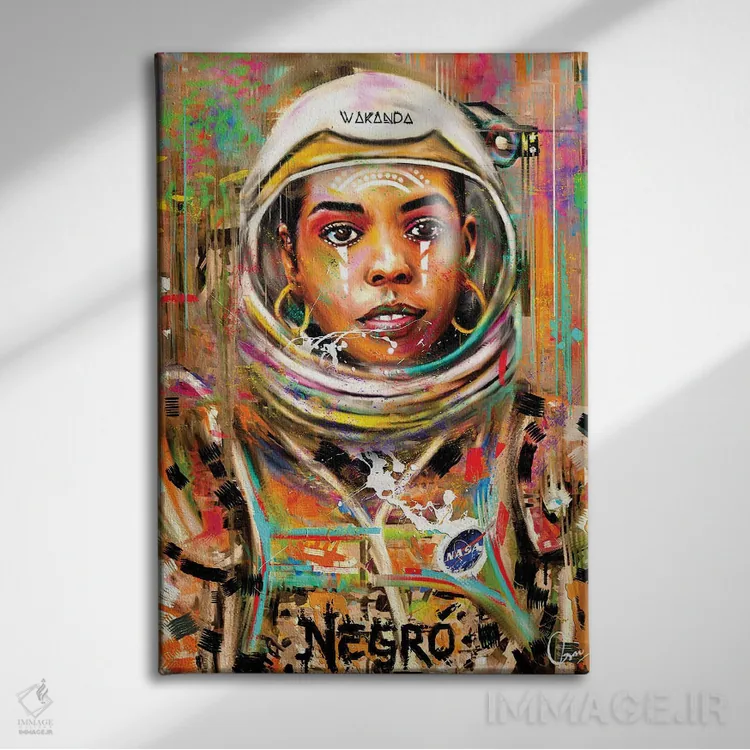 تابلو دکوراتیو سیاه پوست فضایی اثر کریکس توور ادوین - نمای روبهرو روی دیوار