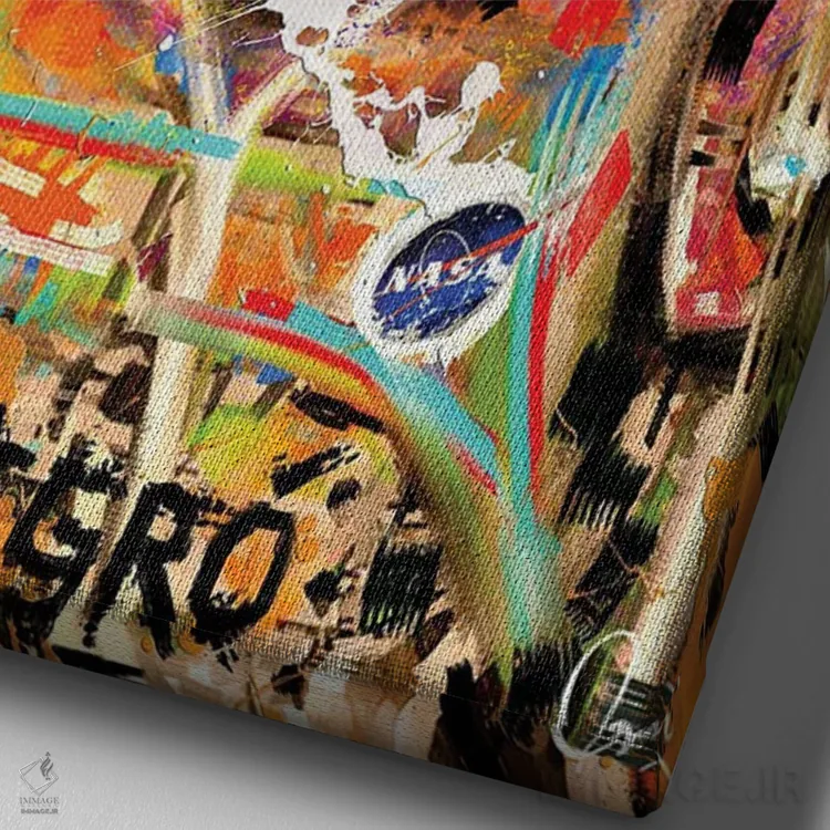 تابلو دکوراتیو سیاه پوست فضایی اثر کریکس توور ادوین - نمای نزدیک بافت بوم