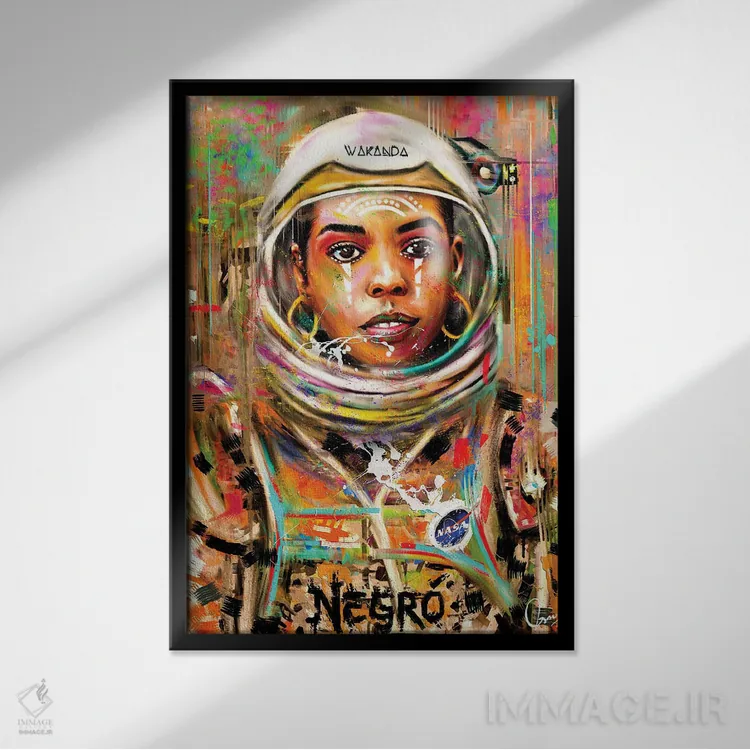 تابلو دکوراتیو سیاه پوست فضایی اثر کریکس توور ادوین - نمای قابدار مشکی