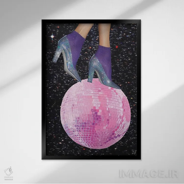 تابلو دکوراتیو رقصیدن زیر نور ماه اثر کروموآی - نمای قابدار مشکی