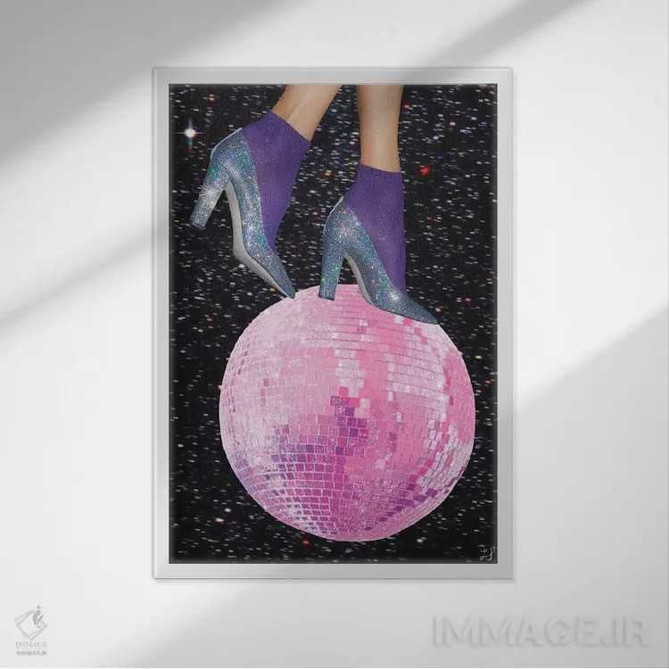 تابلو دکوراتیو رقصیدن زیر نور ماه اثر کروموآی - نمای قابدار سفید