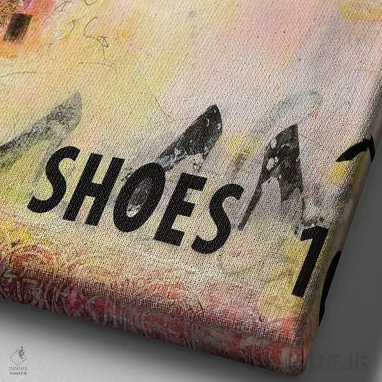 تابلو مینیمال عاشق کفش ها هستیم ۲ اثر دب چانی - نمای نزدیک بافت بوم