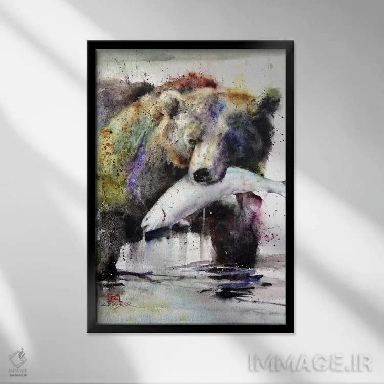 تابلو دکوراتیو خرس قهوه ای و ماهی سالمون اثر باور کراوزر - نمای قابدار مشکی