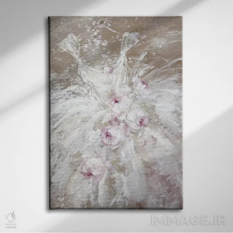 تابلو دکوراتیو دامن بالرین سفید با رزها اثر دبی کولز - نمای روبهرو روی دیوار
