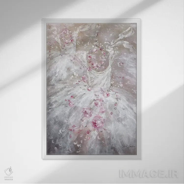 تابلو دکوراتیو دامن بالرین و تاج های رز II اثر دبی کولز - نمای قابدار سفید