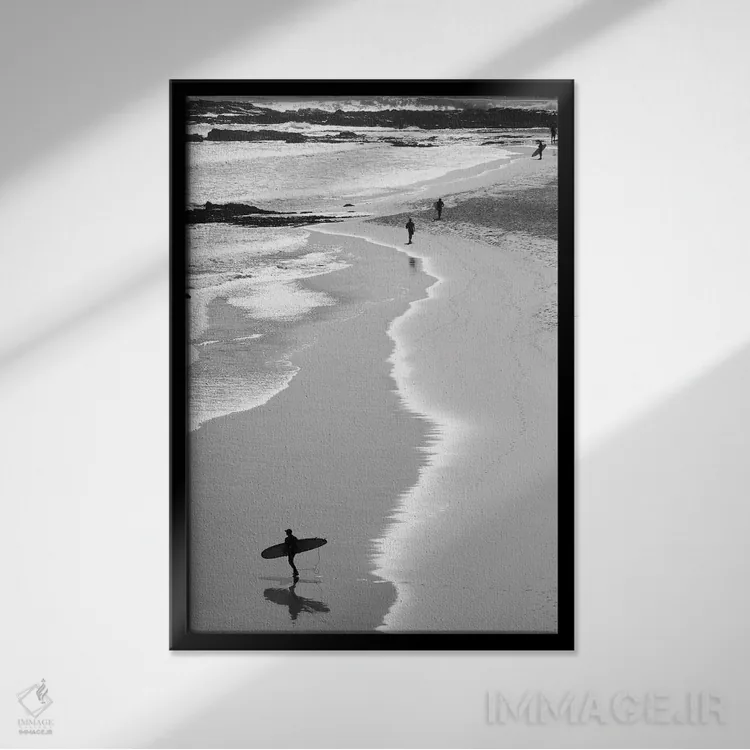 تابلو دکوراتیو ساحل گلد کوست اثر دانیتا دلیمنت - نمای قابدار مشکی