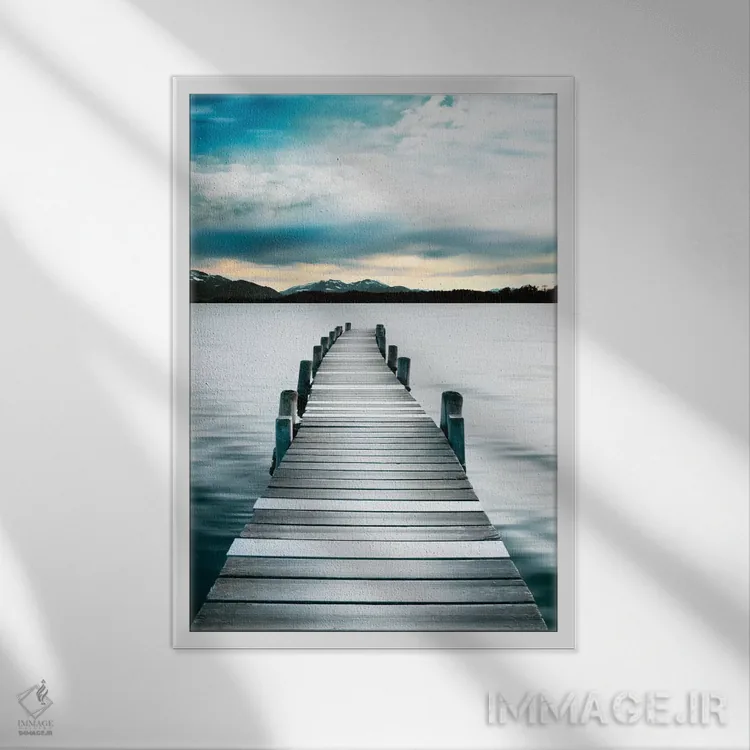 تابلو دکوراتیو اسکله چوبی اثر دانیتا دلیمنت - نمای قابدار سفید