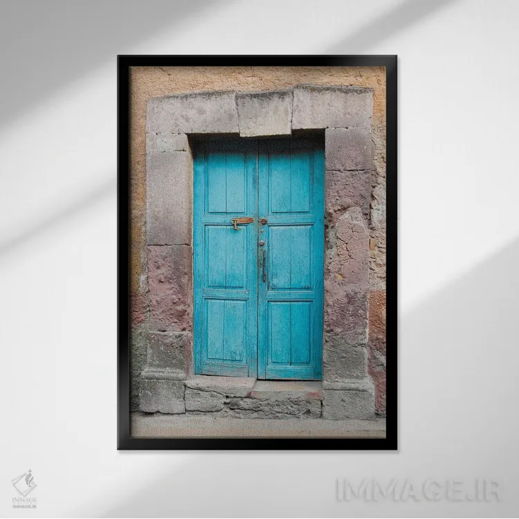 تابلو دکوراتیو درب یاقوت کبود اثر دانیتا دلیمنت - نمای قابدار مشکی