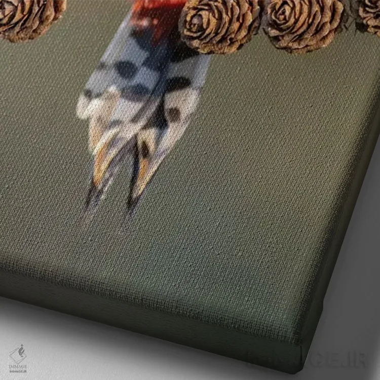 تابلو دکوراتیو دارکوب خالدار بزرگ روی مخروط کاج لاریکس اثر باور میسون - نمای نزدیک بافت بوم