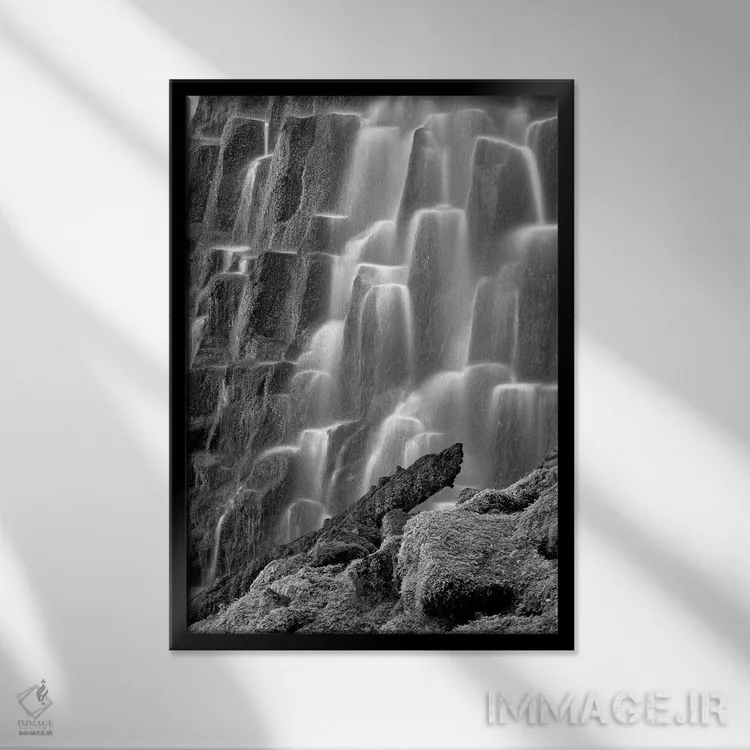 تابلو دکوراتیو آبشار پروکسی اثر دنیس فراتس - نمای قابدار مشکی