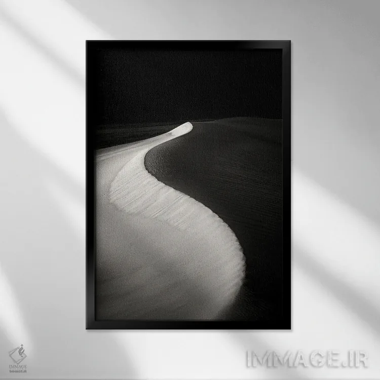 تابلو دکوراتیو قوس تپه شنی اثر دنیس فراتس - نمای قابدار مشکی