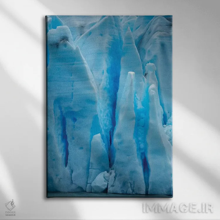 تابلو دکوراتیو کوه یخ نیایش اثر دنیس فراتس - نمای روبهرو روی دیوار