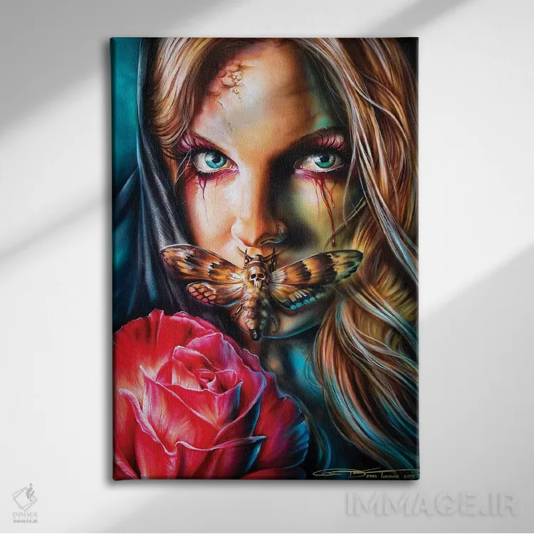 تابلو دکوراتیو شب پره مرگ اثر درک تورکوت - نمای روبهرو روی دیوار