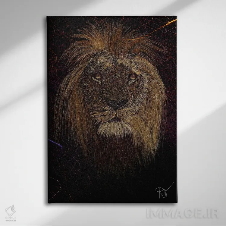 تابلو دکوراتیو شیر طلایی اثر دارلا فرارا - نمای روبهرو روی دیوار