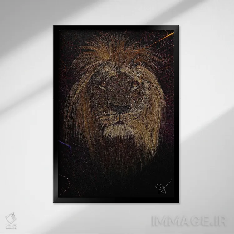 تابلو دکوراتیو شیر طلایی اثر دارلا فرارا - نمای قابدار مشکی