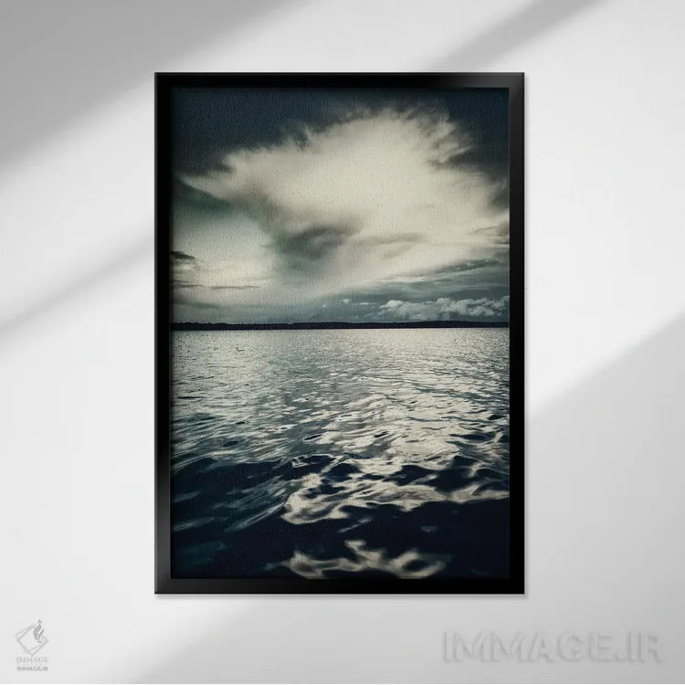 تابلو دکوراتیو اقیانوس و ابر اثر دوریت فوگ - نمای قابدار مشکی
