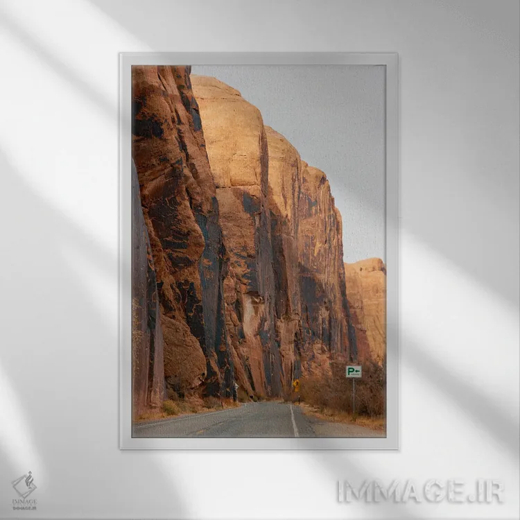 تابلو دکوراتیو پارکینگ اثر دنیل گارسیا - نمای قابدار سفید