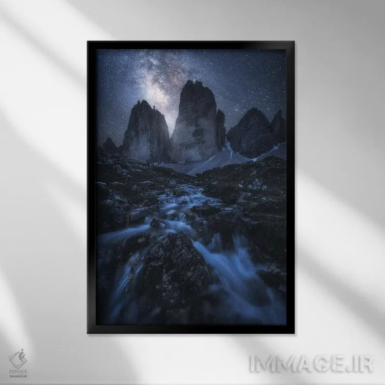 تابلو دکوراتیو راه شیری بر فراز تره چیمه دی لاواردو اثر دنیل گاستاگر - نمای قابدار مشکی