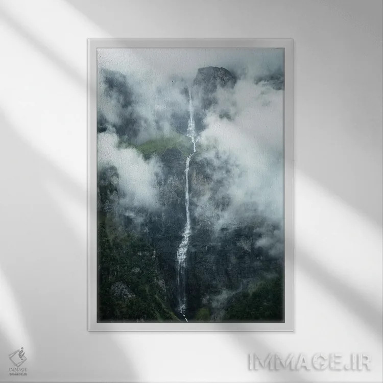 تابلو دکوراتیو چشم انداز کوهستانی ابری در آلپ فرانسه اثر دنیل گاستاگر - نمای قابدار سفید