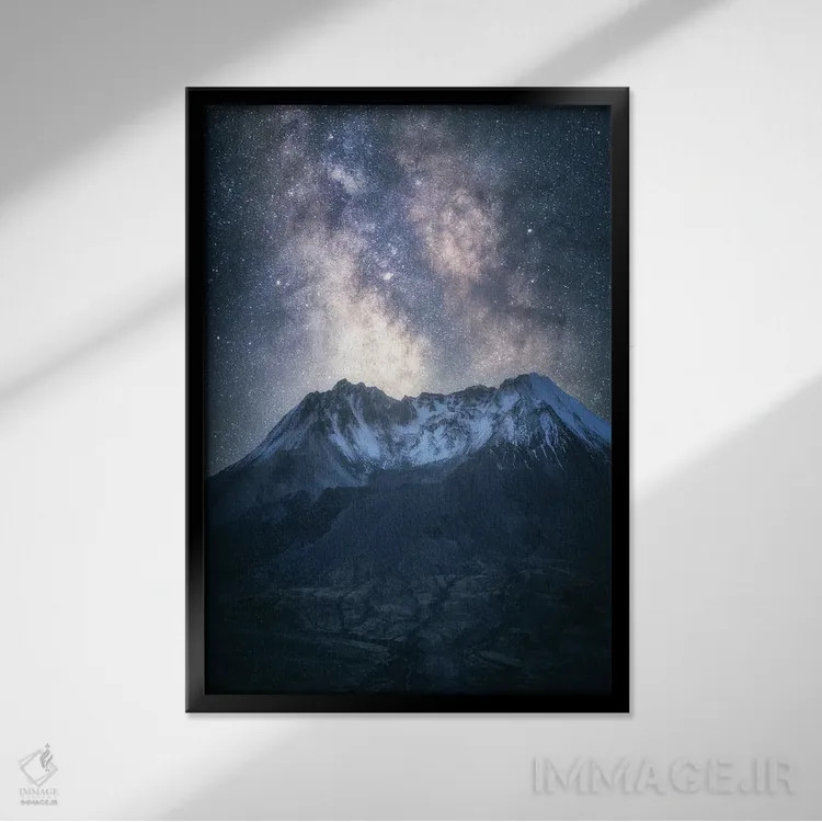 تابلو دکوراتیو راه شیری بالای کوه سنت هلنز اثر دنیل گاستاگر - نمای قابدار مشکی