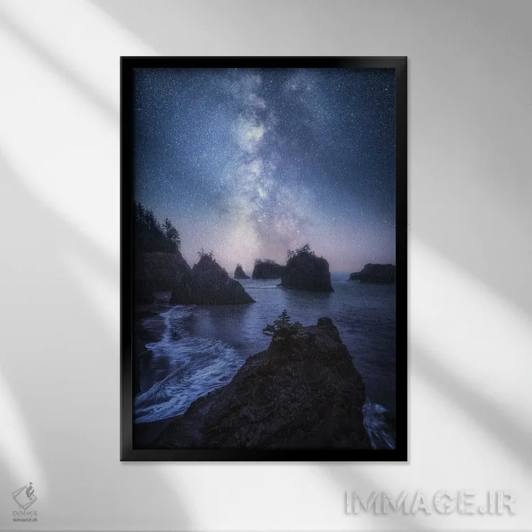 تابلو دکوراتیو راه شیری بالای ساحل مخفی اورگن اثر دنیل گاستاگر - نمای قابدار مشکی