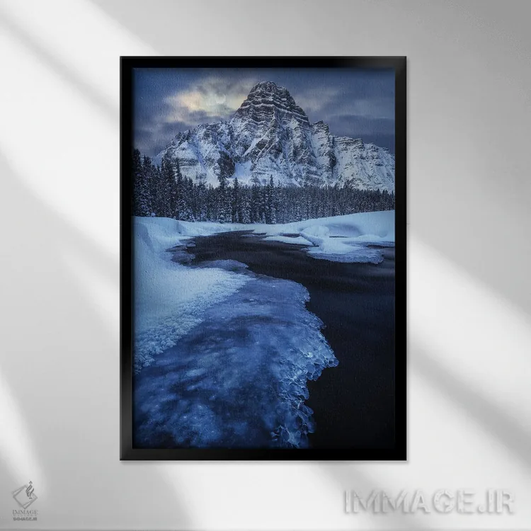 تابلو دکوراتیو شب ماه کامل در کوه شفرین آلبرتا اثر دنیل گاستاگر - نمای قابدار مشکی