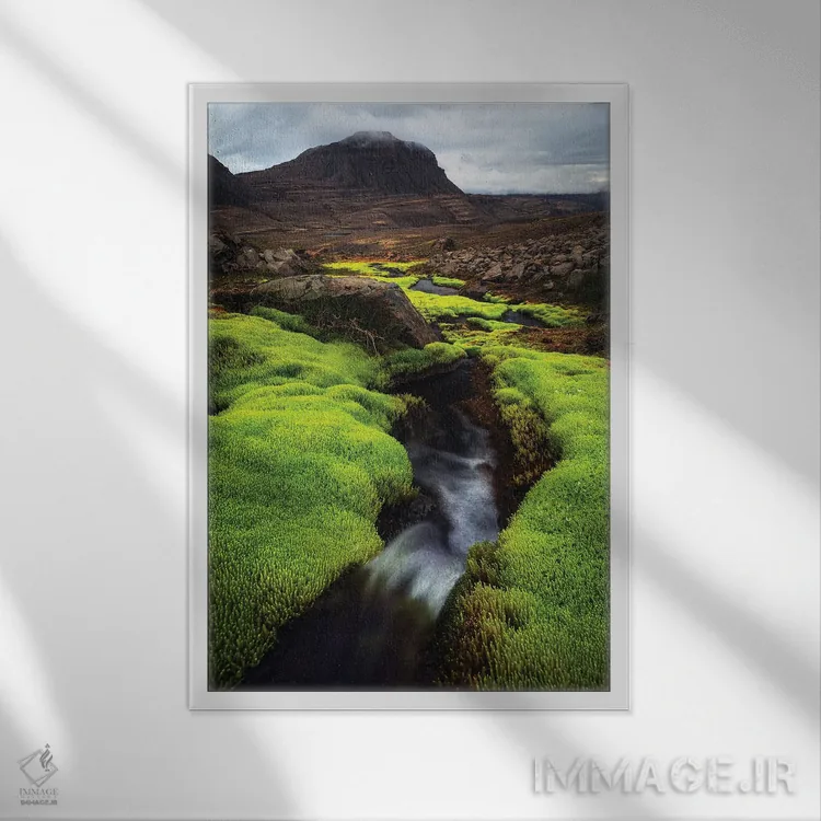 تابلو دکوراتیو تضاد سبز در غرب ایسلند اثر دنیل گاستاگر - نمای قابدار سفید