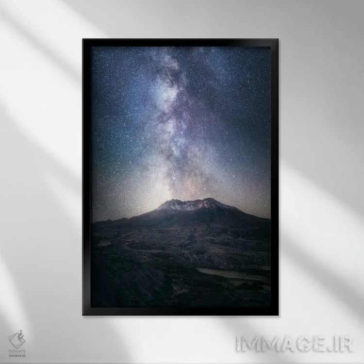 تابلو دکوراتیو راه شیری بر فراز کوه سنت هلنز اثر دنیل گاستاگر - نمای قابدار مشکی