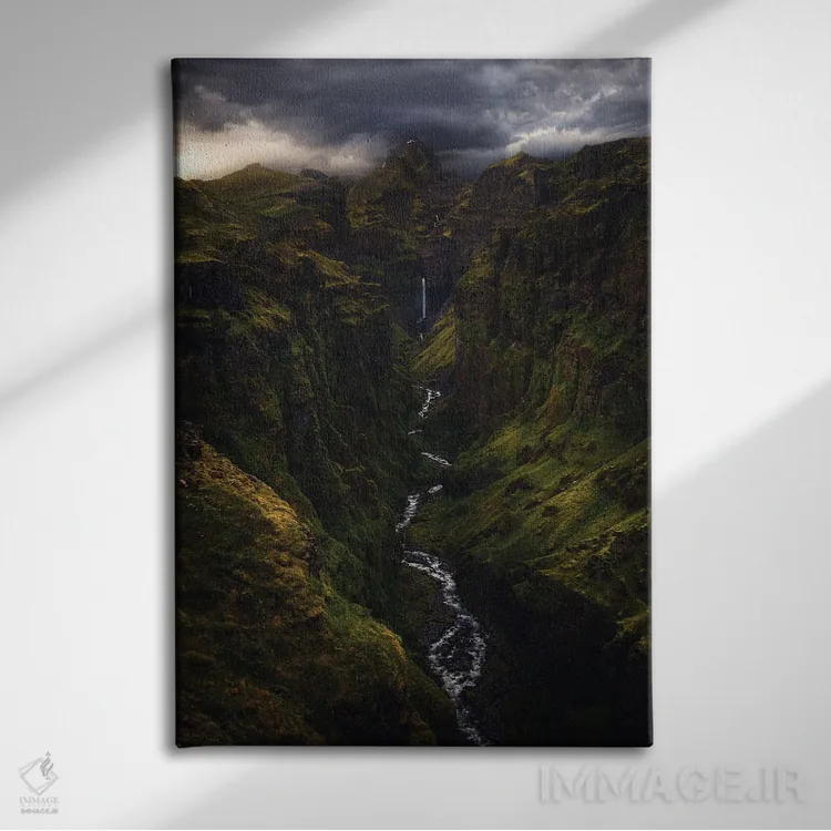 تابلو دکوراتیو دره ی تماشایی در ایسلند اثر دنیل گاستاگر - نمای روبهرو روی دیوار