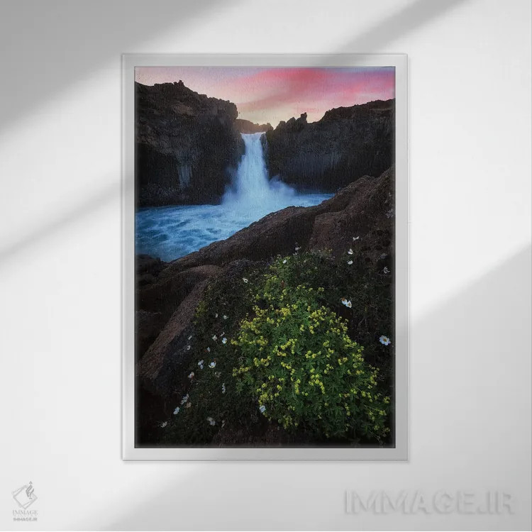 تابلو دکوراتیو طلوع تابستانی در الدی یارفوس در شمال ایسلند اثر دنیل گاستاگر - نمای قابدار سفید