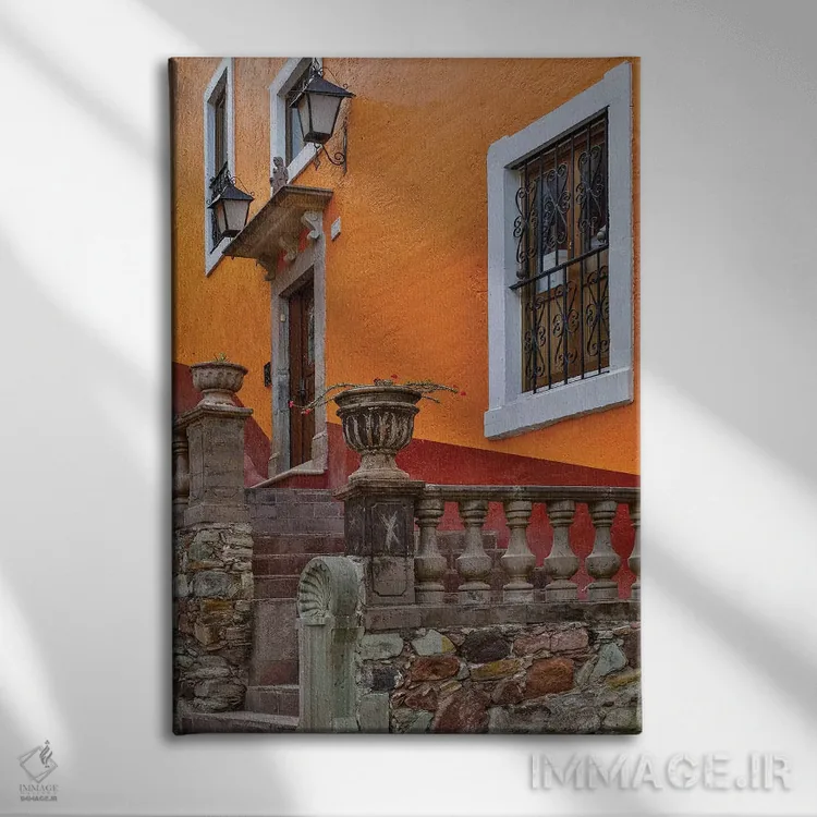 تابلو دکوراتیو گواناخواتو در مکزیک مرکزی. معماری استعماری قدیمی و پلکان ها اثر دارل گالین - نمای روبهرو روی دیوار