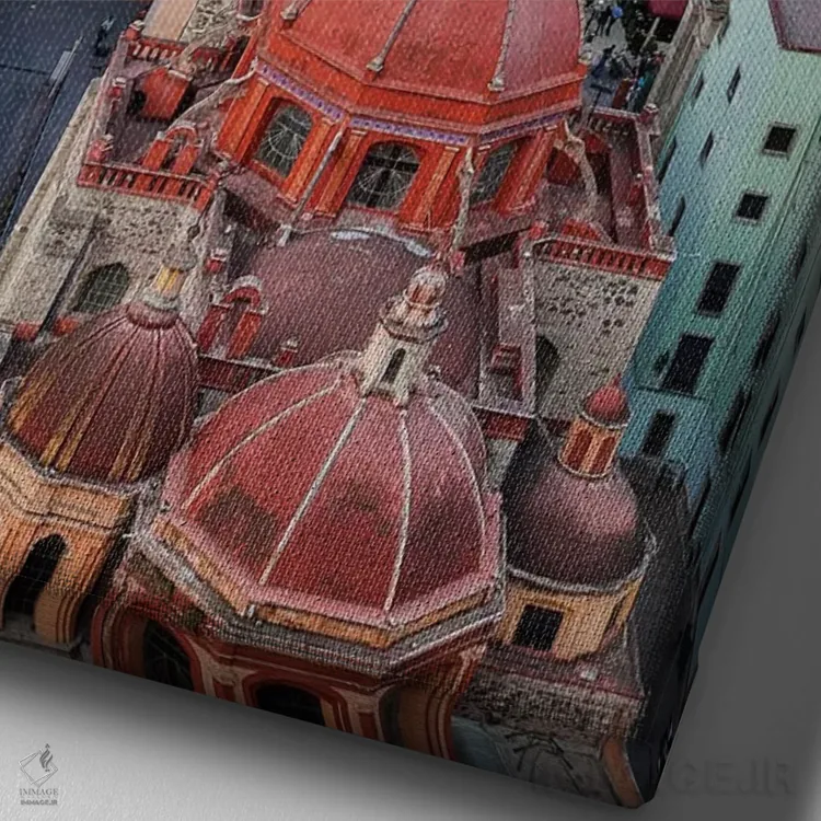 تابلو دکوراتیو گواناخواتو در مکزیک مرکزی. نمای شهر در نور عصر با ساختمان ها… اثر دارل گالین - نمای نزدیک بافت بوم
