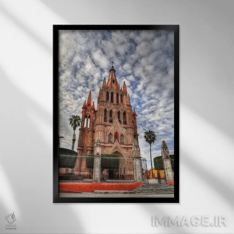 تابلو دکوراتیو کلیسای پاروکیا د سان میگل آرچانجل اثر دارل گالین - نمای قابدار مشکی