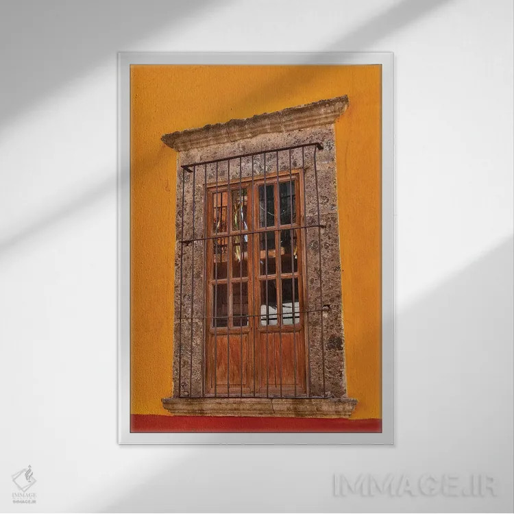 تابلو دکوراتیو سن میگل د آلنده، مکزیک. ساختمان ها و پنجره های رنگارنگ اثر دارل گالین - نمای قابدار سفید