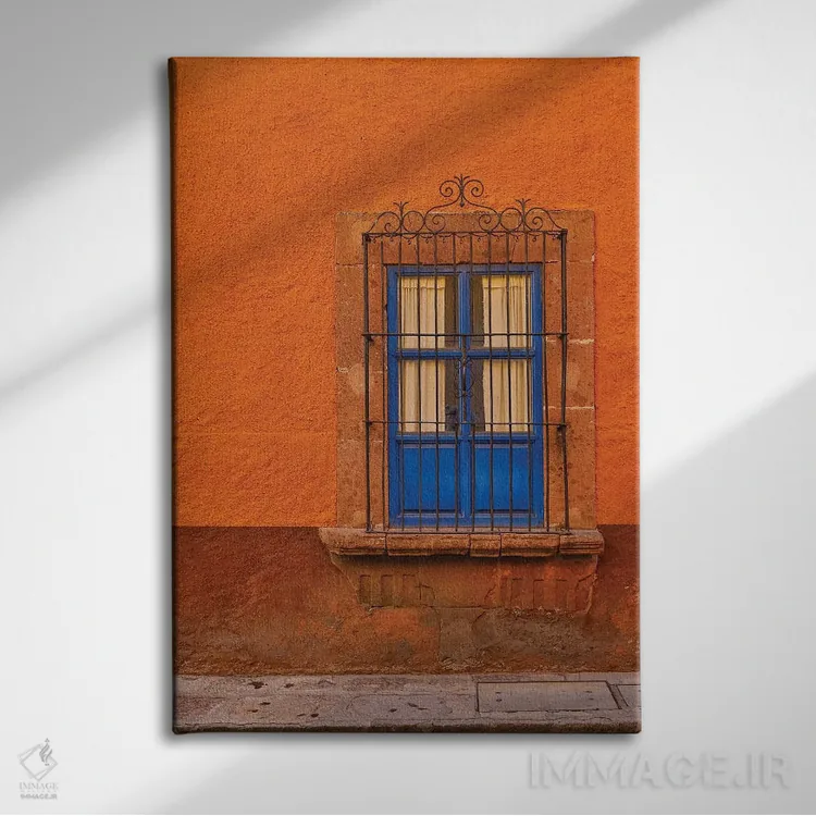 تابلو دکوراتیو سن میگل د آلنده، مکزیک. ساختمان ها و پنجره های رنگارنگ اثر دارل گالین - نمای روبهرو روی دیوار