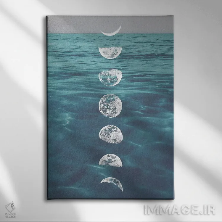 تابلو دکوراتیو ماه بر اقیانوس آبی اثر امانوئلا کاراتونی - نمای روبهرو روی دیوار