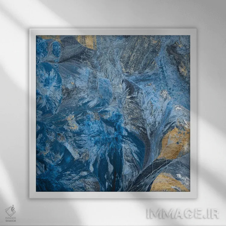 تابلو دکوراتیو نیلی زراندود ۳ اثر جارمن فاگالد - نمای قابدار سفید
