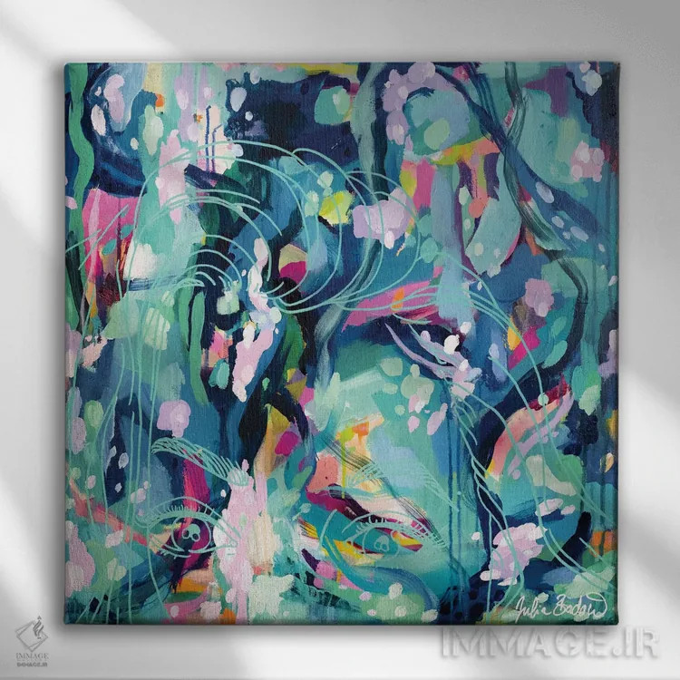 تابلو دکوراتیو تو می درخشی دختر اثر جولیا بادو - نمای روبهرو روی دیوار