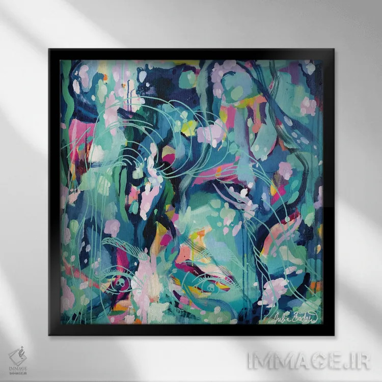 تابلو دکوراتیو تو می درخشی دختر اثر جولیا بادو - نمای قابدار مشکی