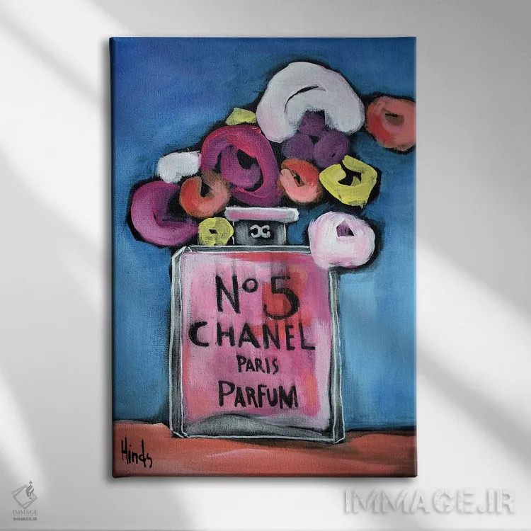 تابلو دکوراتیو شنل قدیمی اثر دیویدای هیندز - نمای روبهرو روی دیوار