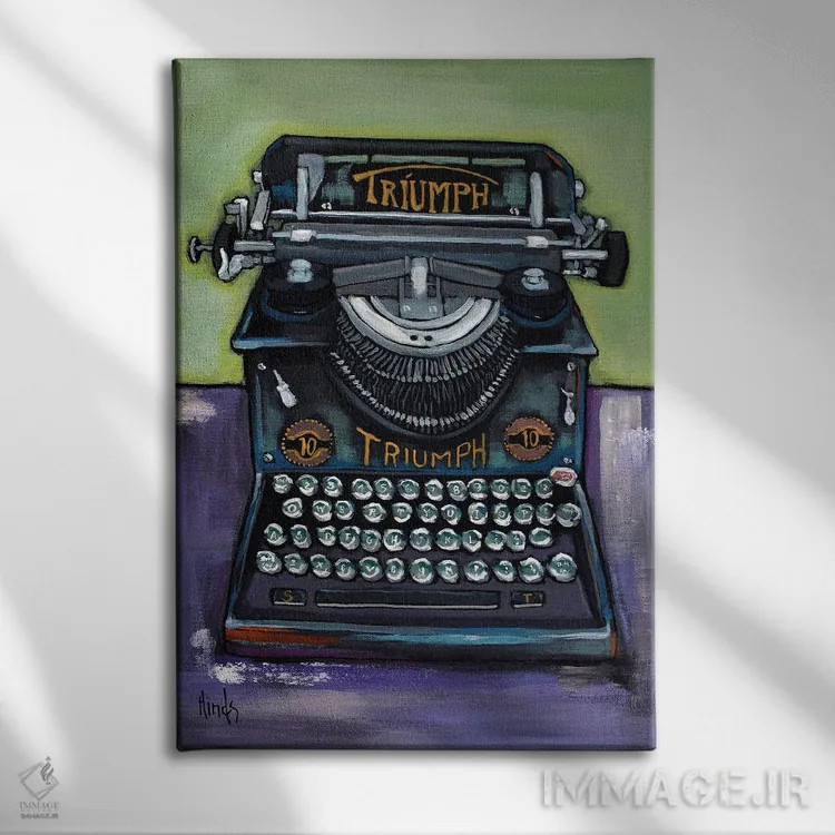 تابلو دکوراتیو ماشین تایپ قدیمی Triumph اثر دیویدای هیندز - نمای روبهرو روی دیوار