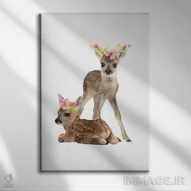 تابلو دکوراتیو عکاسی از گوزن های بچه با تاج های گل آبرنگی اثر پیج ترنر - نمای روبهرو روی دیوار