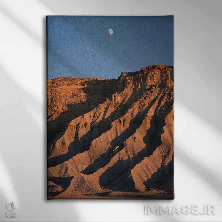 تابلو دکوراتیو مسا با ماه کامل اثر داستین لفور - نمای روبهرو روی دیوار