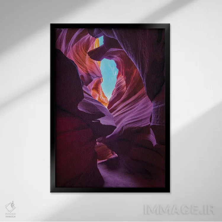 تابلو دکوراتیو پنجره بیابان اثر داستین لفور - نمای قابدار مشکی
