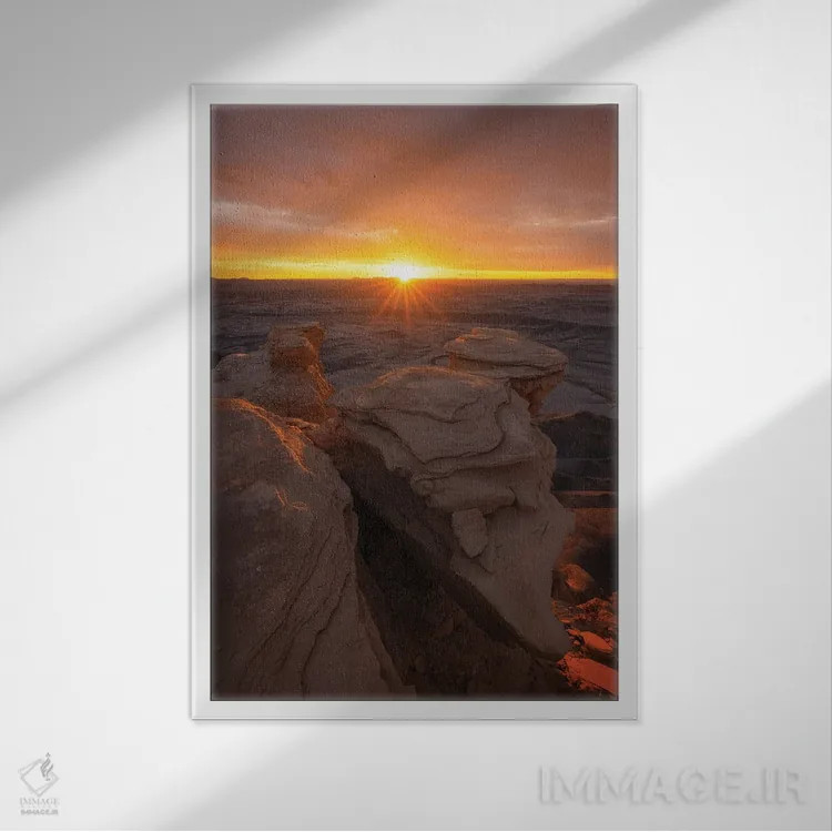 تابلو دکوراتیو غرق در نور اثر داستین لفور - نمای قابدار سفید