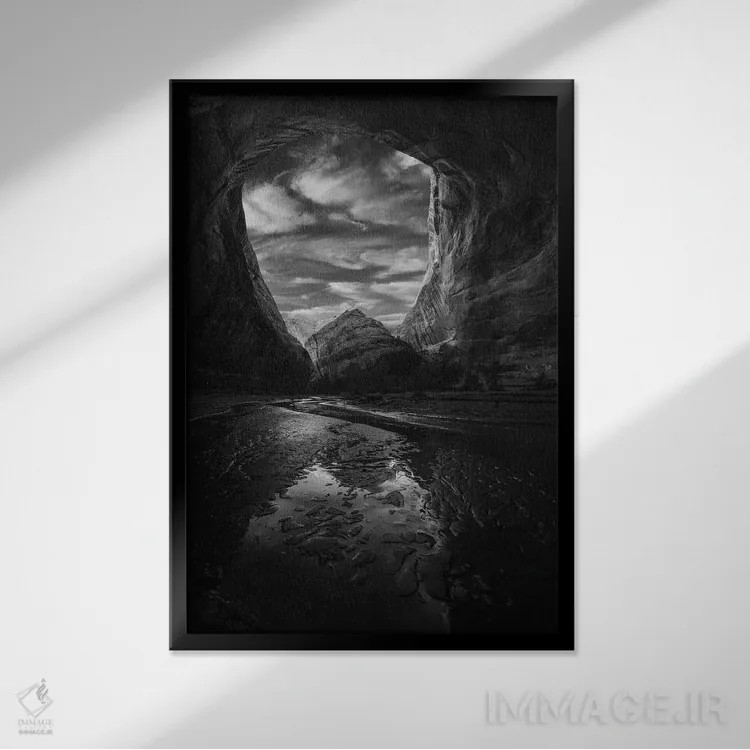 تابلو دکوراتیو دره کایت سیاه و سفید اثر داستین لفور - نمای قابدار مشکی