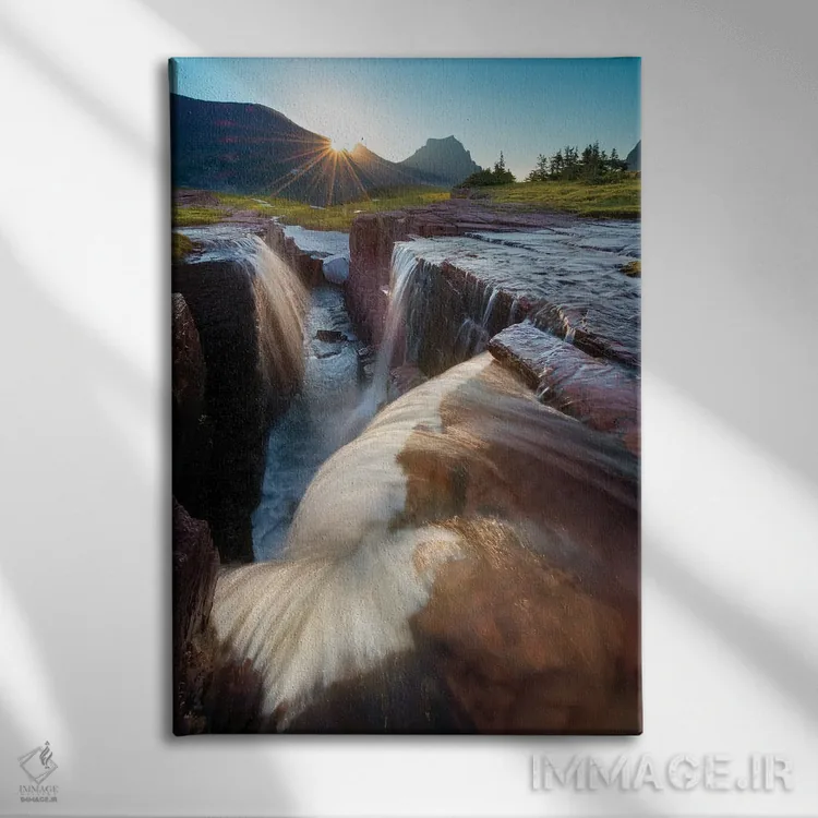 تابلو دکوراتیو آبشار سه گانه اثر داستین لفور - نمای روبهرو روی دیوار