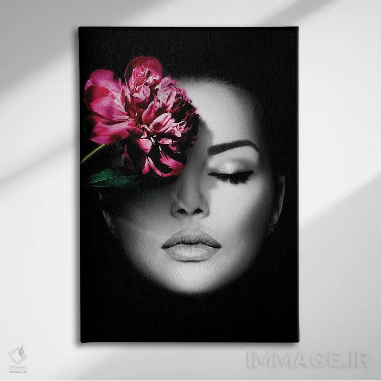 تابلو دکوراتیو زن با چهره گلی اثر دانیلو د آلکساندریا - نمای روبهرو روی دیوار