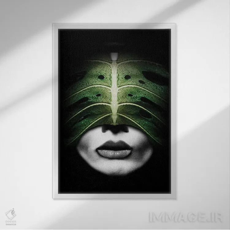 تابلو دکوراتیو زن با برگ سبز اثر دانیلو د آلکساندریا - نمای قابدار سفید